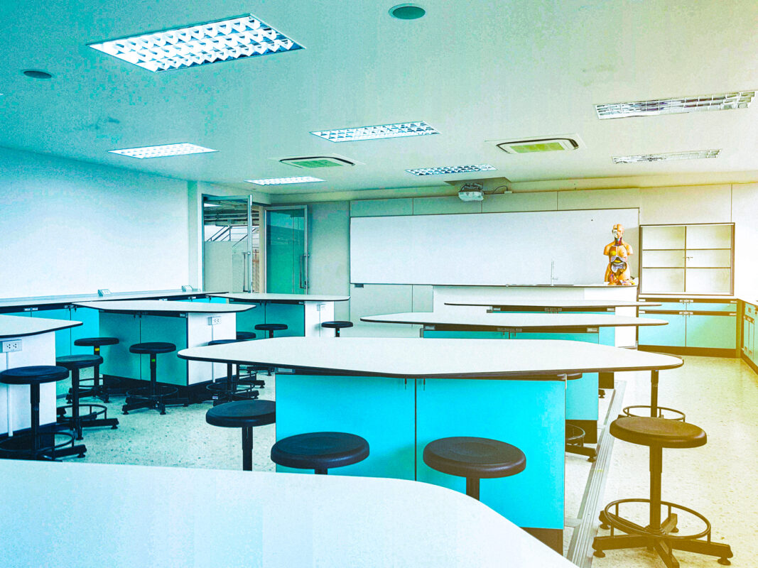 Air Conditioning in School Science Lab